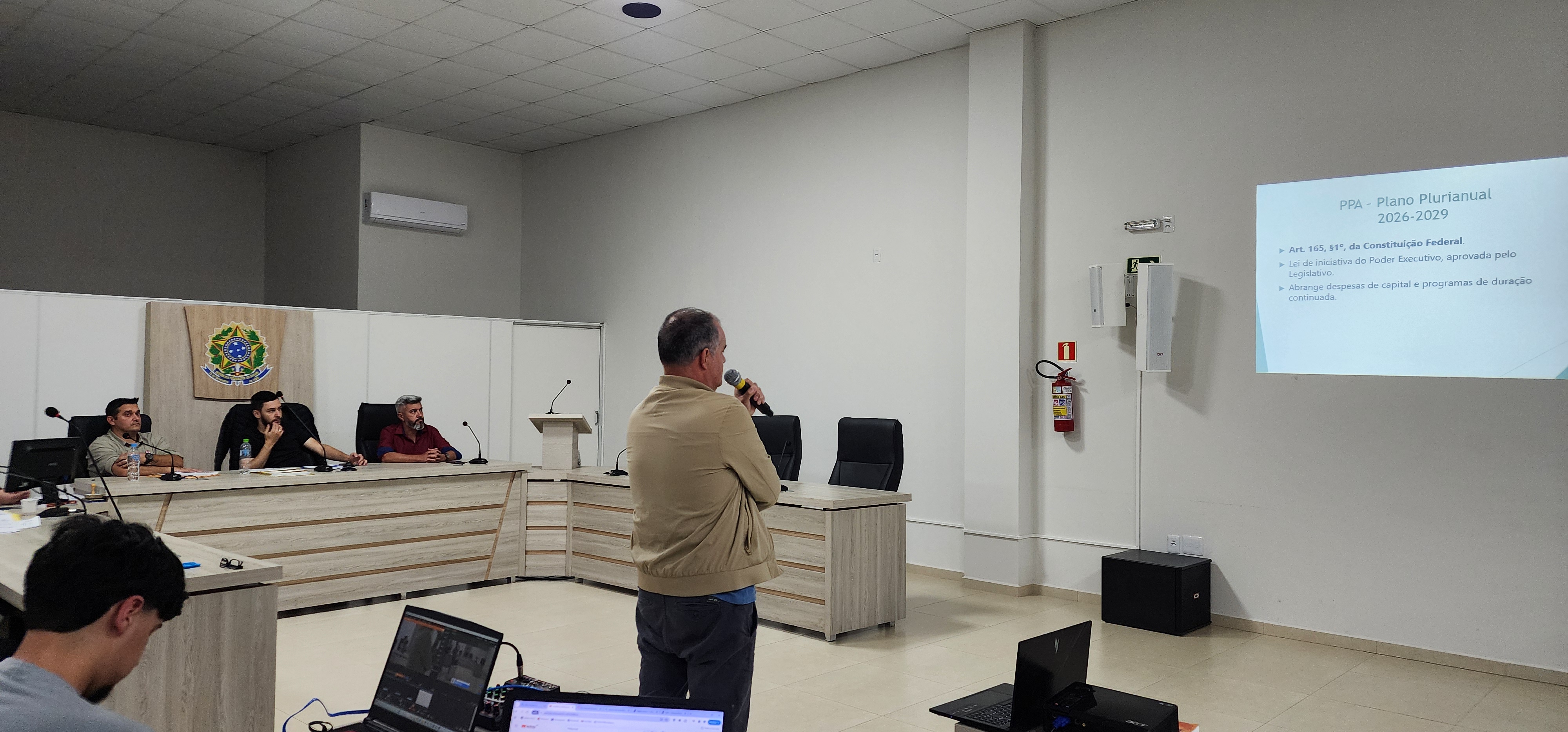 Câmara realiza Audiências Públicas para debater o Plano Plurianual 2026/2029 e alteração da Lei de Diretrizes Orçamentárias 2026